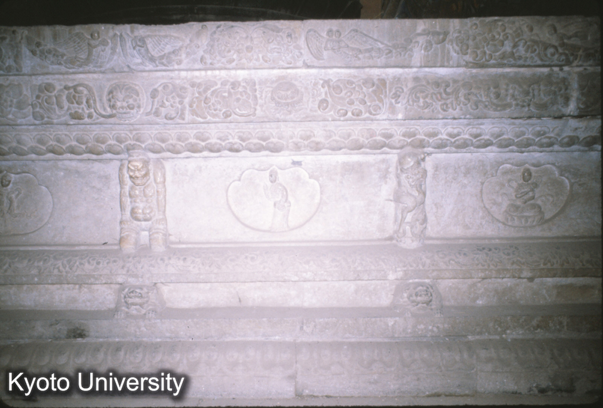 72-24_正定隆興寺 大悲閣 須弥座 「圧地隠起」北宋原物 (1)