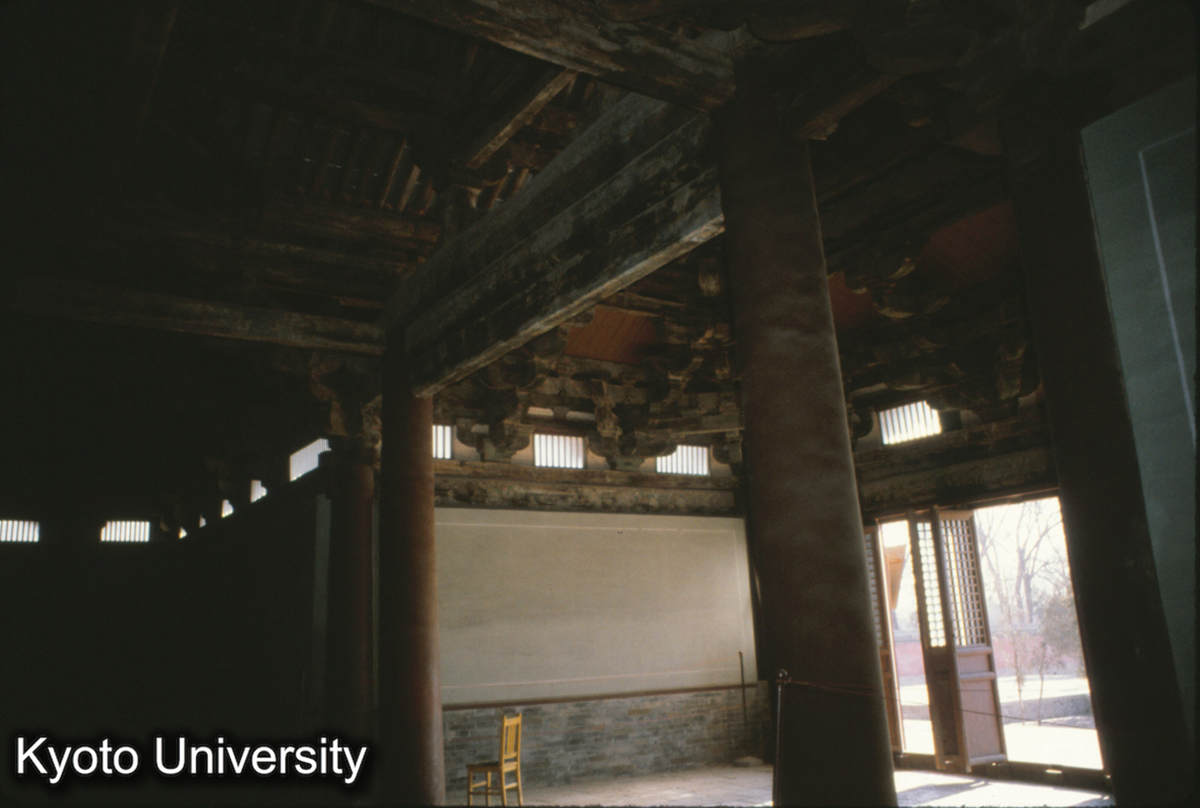 73-32_隆興寺 摩尼殿 南抱厦とりつき内部 (1)