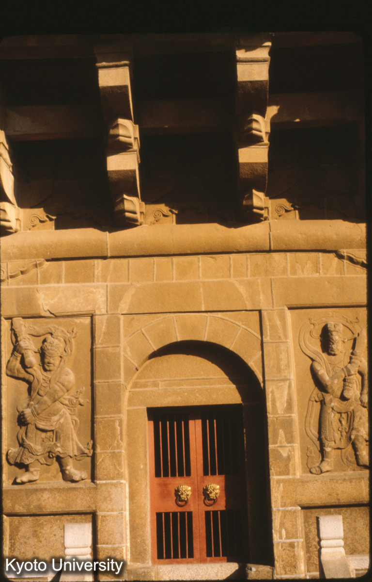 88-5_泉州 開元寺東塔 門扉 (1)