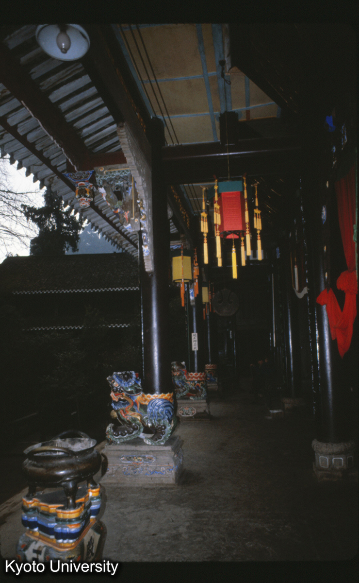 121-10_灌県 青城山 三清殿 前廊 (1)