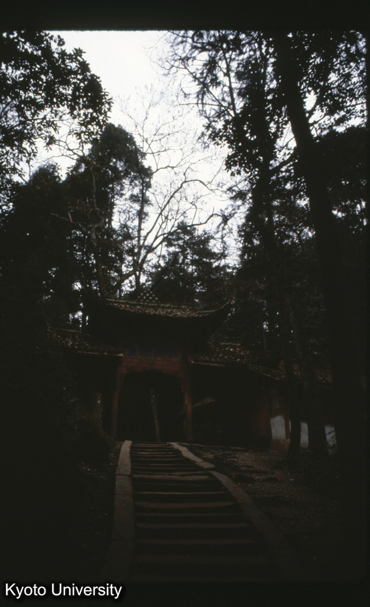 121-33_灌県 青城山 (1)