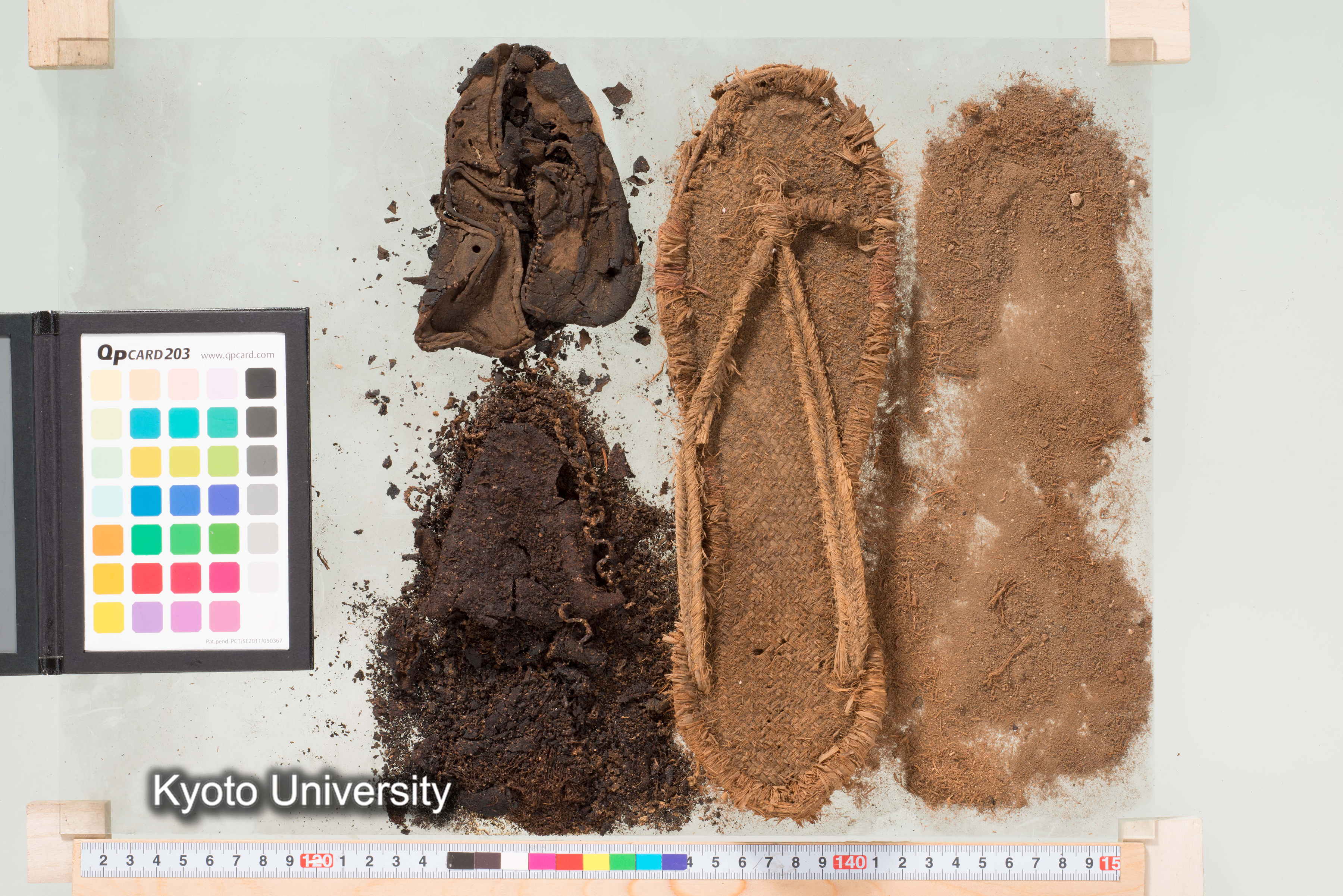 11-001_Textiles005+Leather Objects002_p143+145 (1)